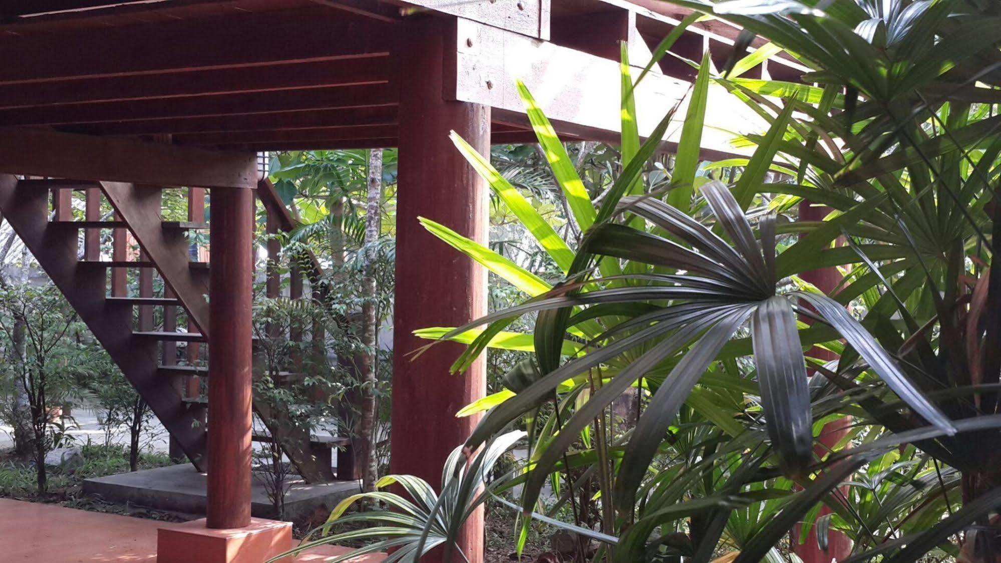 The Theatre Villa Bang Saphan Luaran gambar