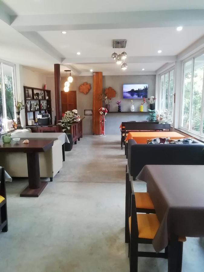 The Theatre Villa Bang Saphan Luaran gambar