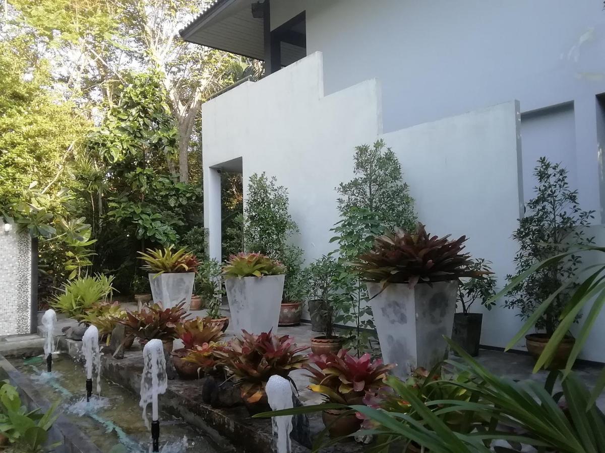 The Theatre Villa Bang Saphan Luaran gambar