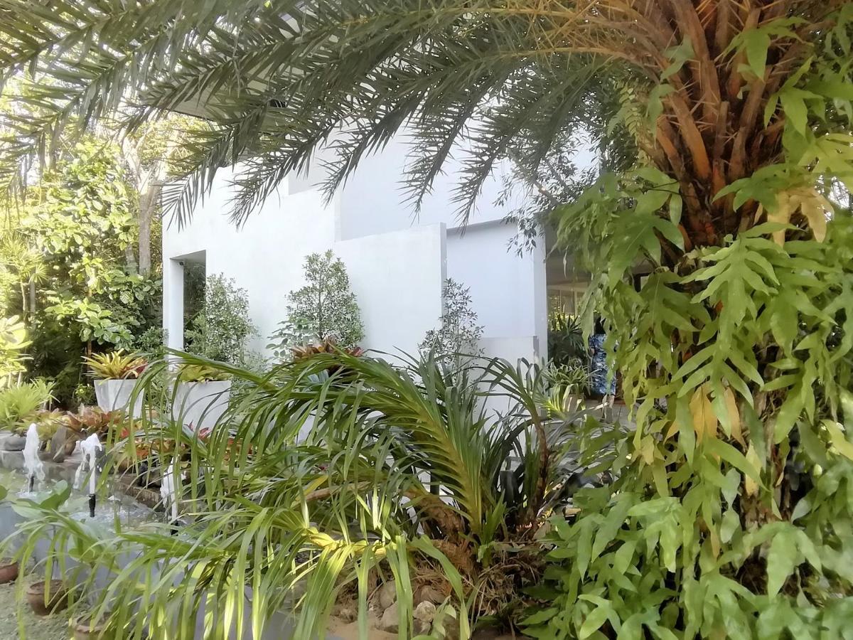 The Theatre Villa Bang Saphan Luaran gambar